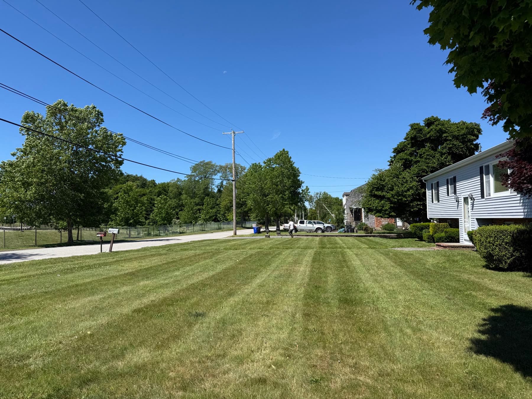 Clean, professionally maintained commercial grounds at an East Bay business